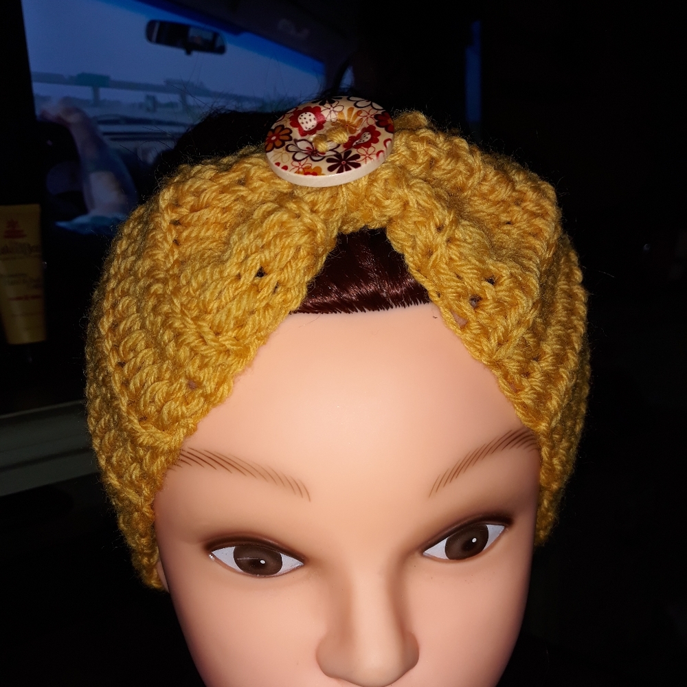 Handmade earwarmer. - Picture 2 of 3